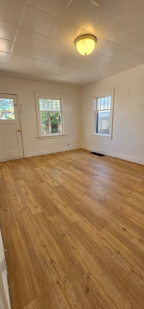 Building Photo - Charming Victorian Square Home – 4 Bed / 1 Bath – $2,200/Month