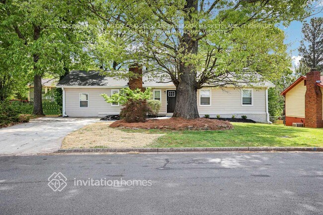 Building Photo - 2052 Marbut Ln