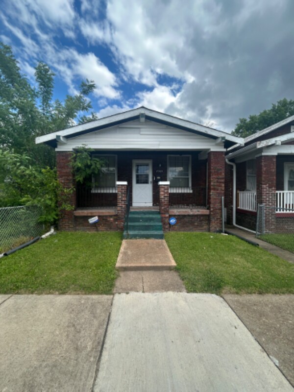 Foto principal - 4564 Emerson Ave