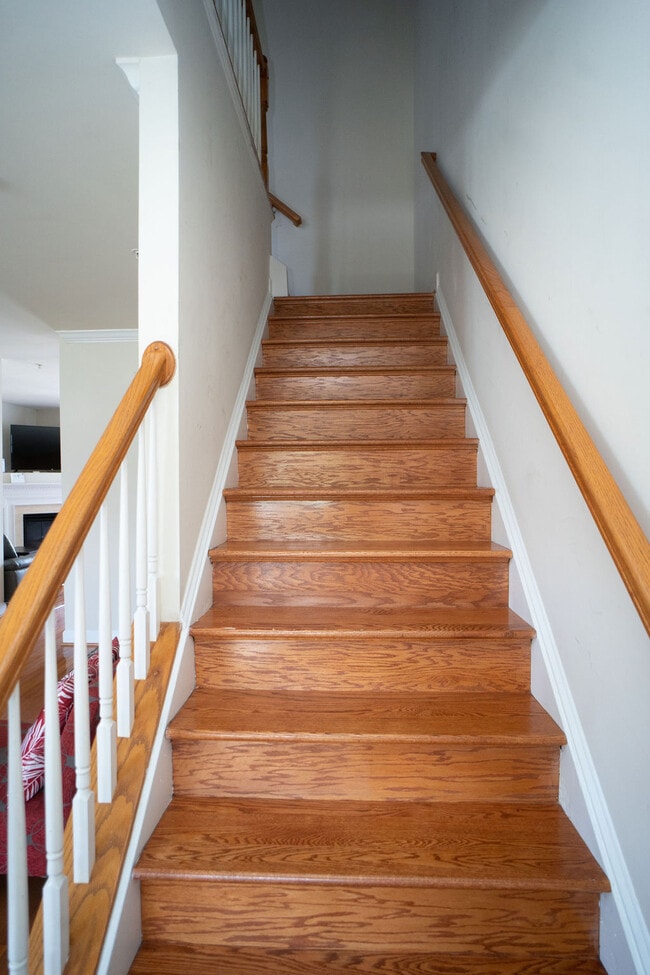 Building Photo - 604 Kingfisher Ave