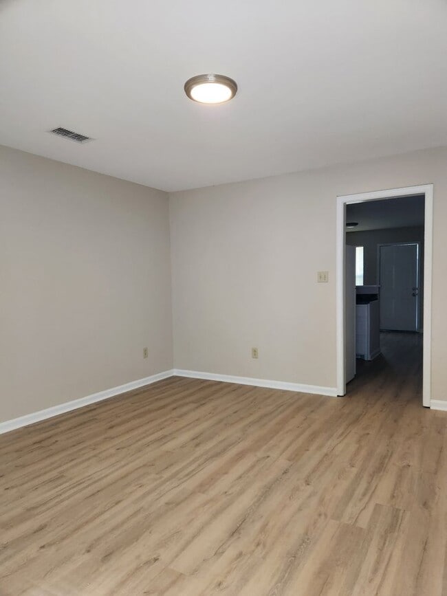 Building Photo - 1105 N 40th St