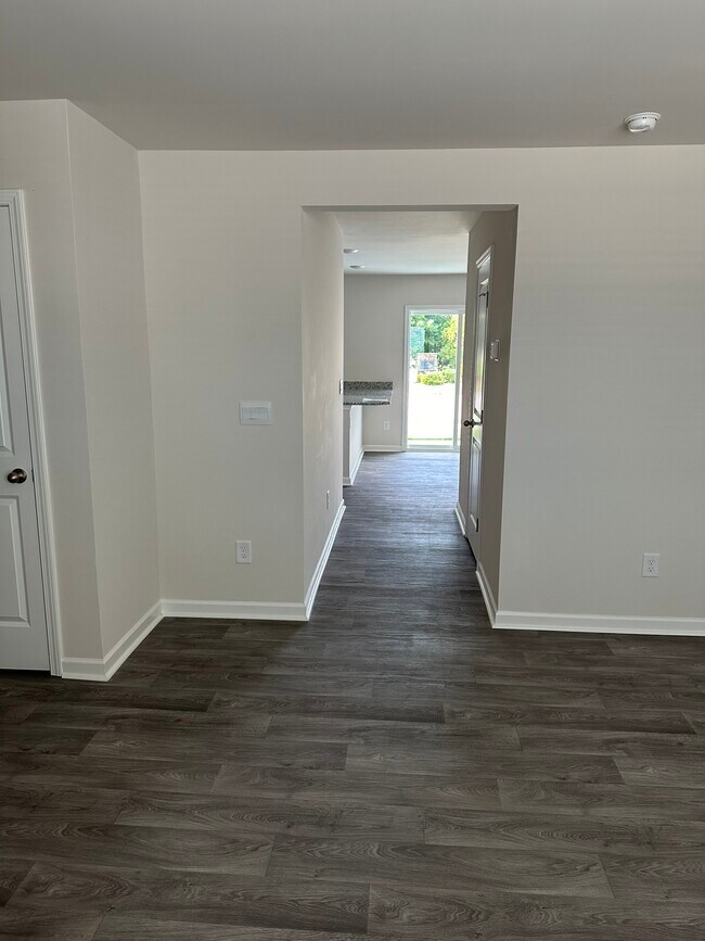 Foto del edificio - 4101 Laurel Ridge Dr