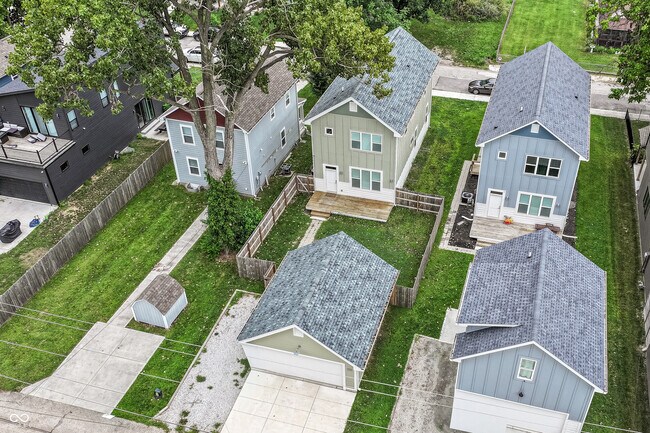 Building Photo - 2028 Columbia Ave