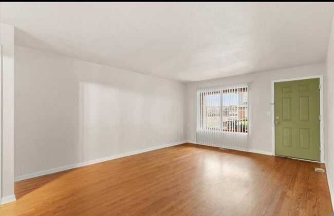 Building Photo - 61 S Sable Blvd