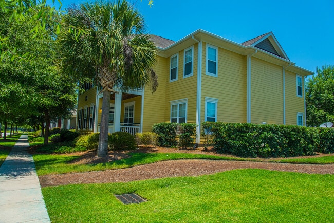 Building Photo - Magnolia Downs