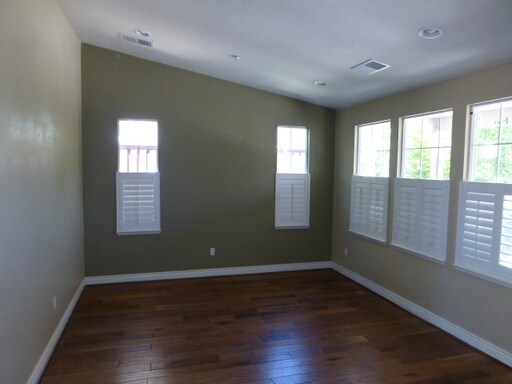 Building Photo - 699 Canmore Ct