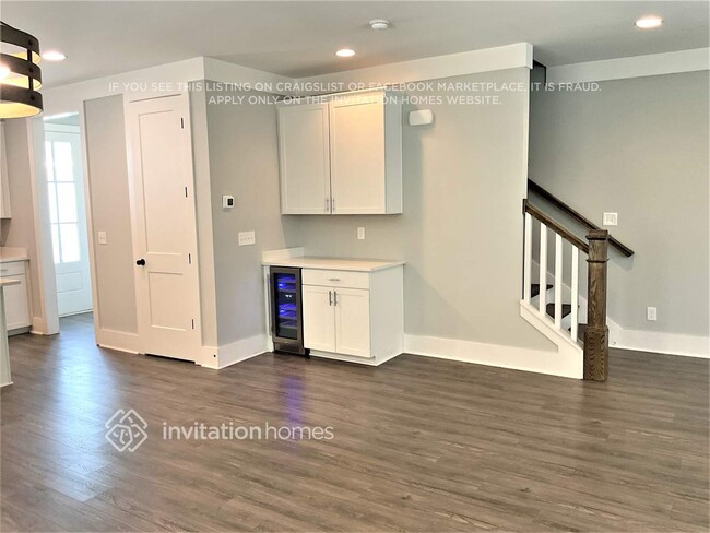 Building Photo - 261 Founders Ln