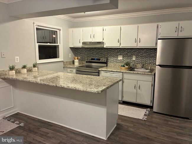 Building Photo - 1874 Abbey Ln