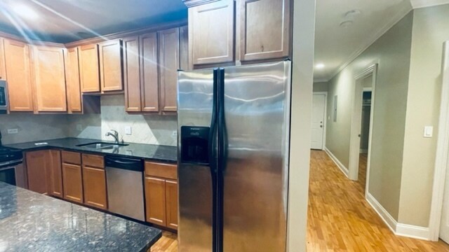 Foto del edificio - 6155 N Ravenswood Ave