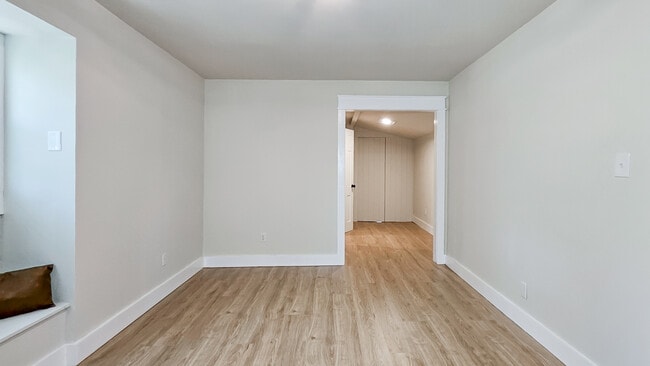 Building Photo - 4033 Lucerne Dr SE