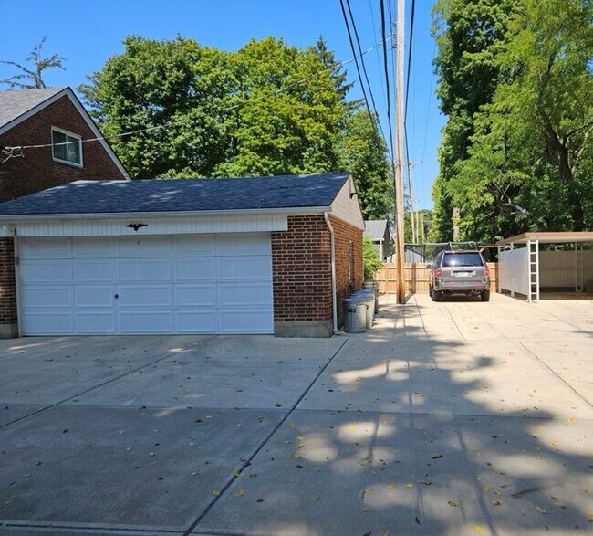 Building Photo - 1108 Acorn Dr