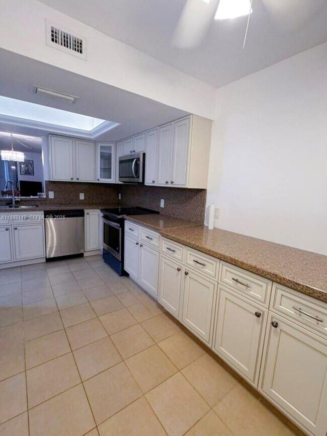 Foto del edificio - 7331 NW 18th St