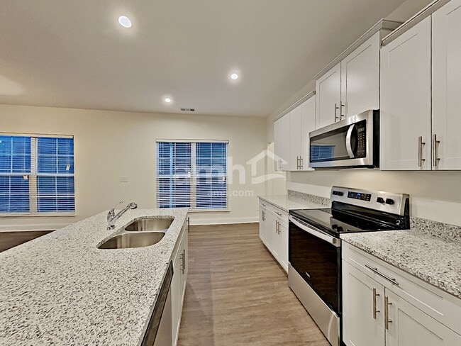 Building Photo - 5312 Tupelo St