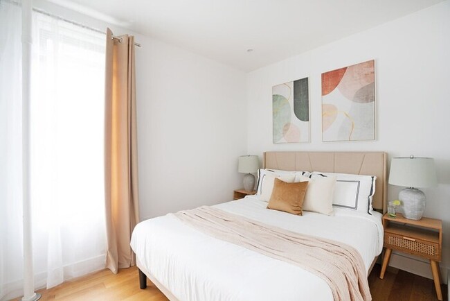 Building Photo - 403-3C Newly renovated 3br in prime UES