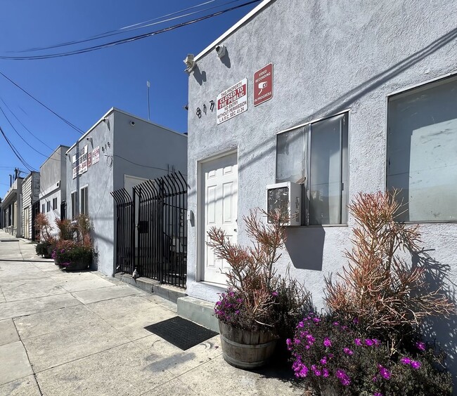 Building Photo - 819 S Palos Verdes St