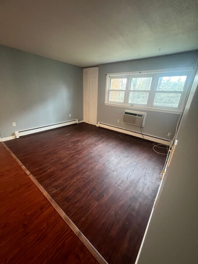 Foto del edificio - 1 Thompson Rd