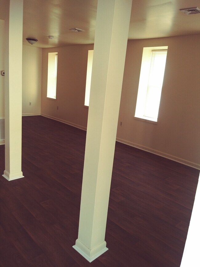 Building Photo - 105 East Allen Street, Unit 206