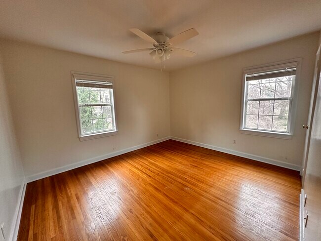 Foto del edificio - 114 Crescent Ave