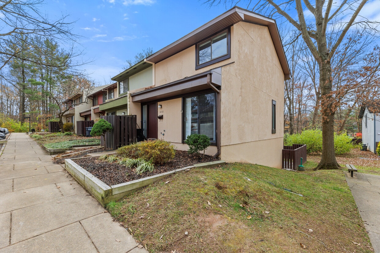12131 Captiva Ct, Reston, VA 20191 Townhome Rentals in Reston VA