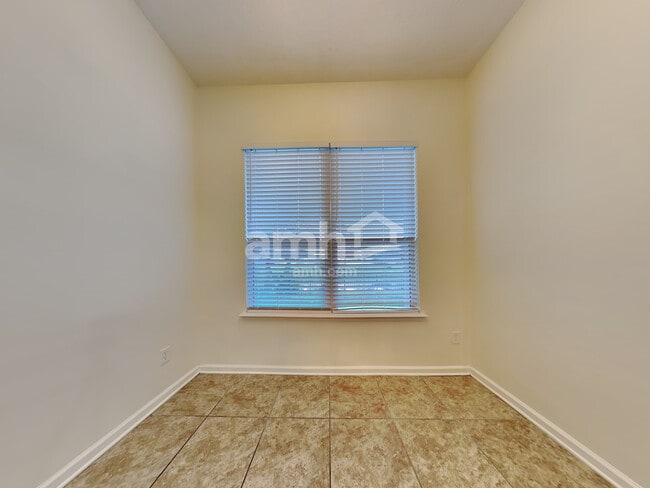 Building Photo - 14136 Fish Eagle Dr E