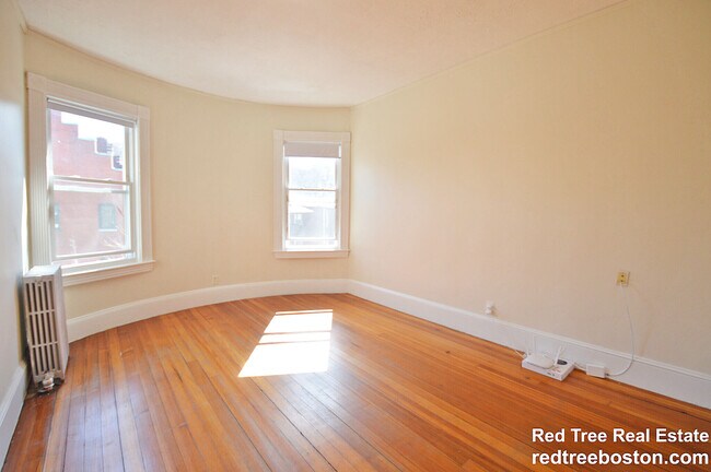 Photo - 1589 Beacon St Apartment