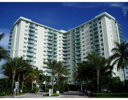Building Photo - 3901 N Ocean Dr