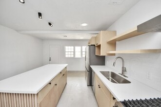 Building Photo - 3726 Las Palmas St