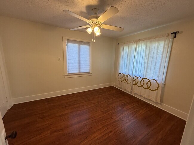 Foto del edificio - 4382 11th St