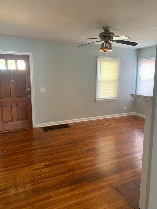 Foto del edificio - 7512 Plainfield Rd