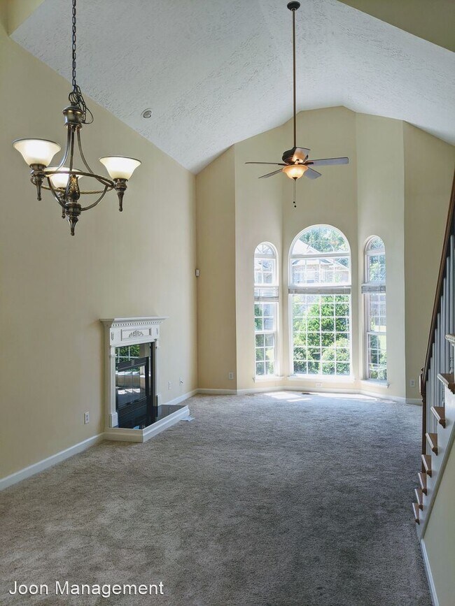 Building Photo - 4 br, 2.5 bath House - 5695 Deer Valley Trail
