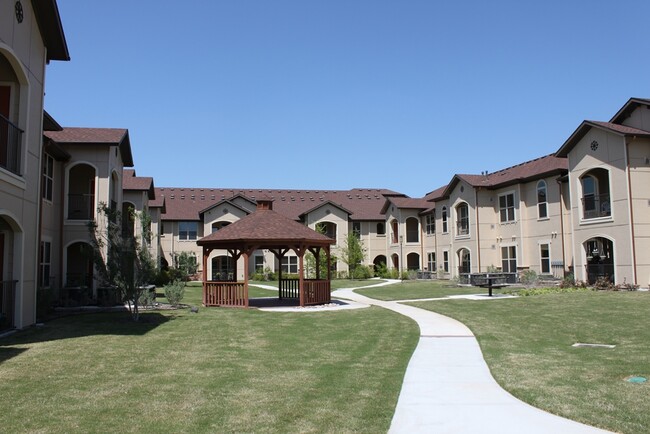 Foto del edificio - Fairways At Sammons Park