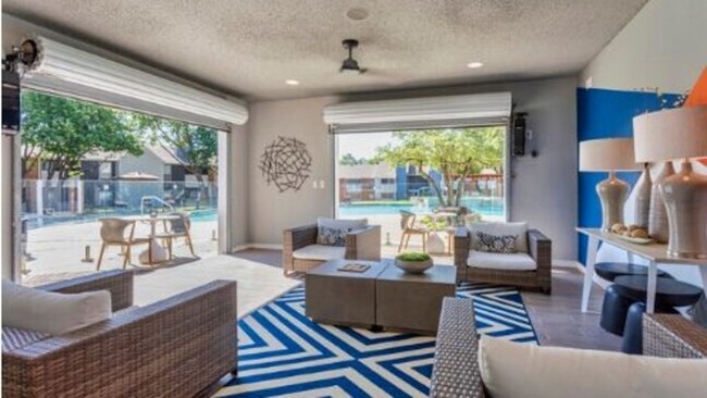 Building Photo - 1400 Sierra Springs Dr