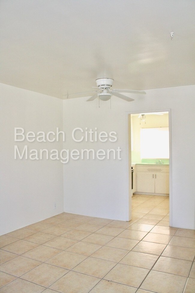 Foto del edificio - 4436 N Lakewood Blvd