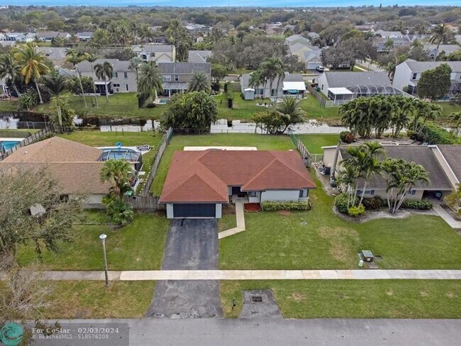 Building Photo - 10244 SW 49th Manor