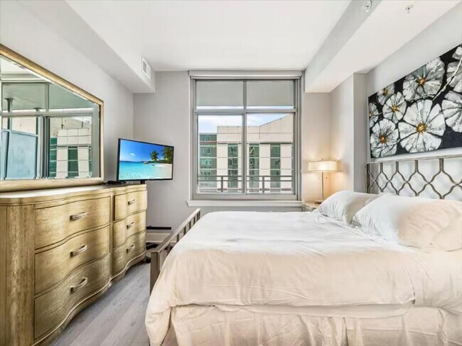 Foto del edificio - 4836 Rugby Ave