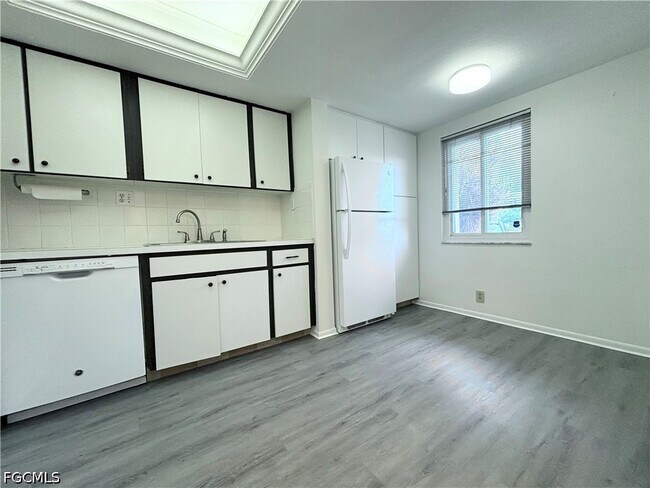 Foto del edificio - 2264 Winkler Ave