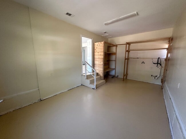 Building Photo - 1342 N 64th St