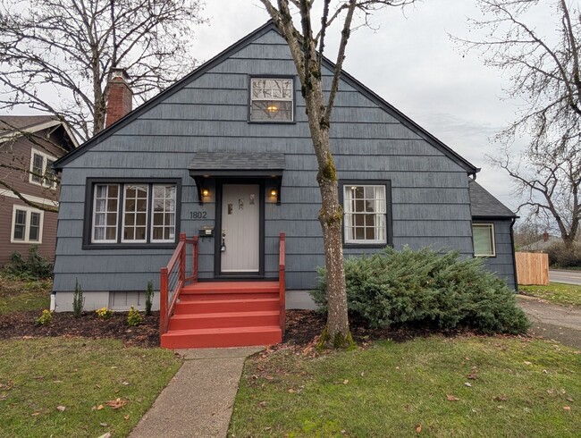 Building Photo - Fantastic 4-Bedroom, 2-Bath Home In Eugene...