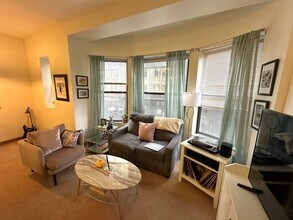 Building Photo - 636 Beacon St
