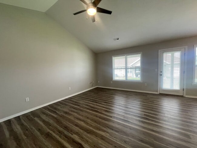 Building Photo - 139 Woodland Dr N