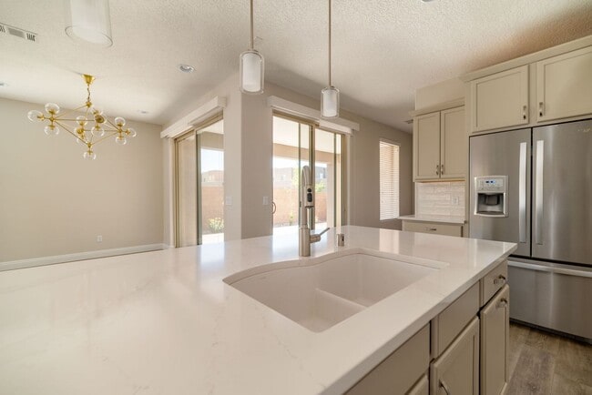 Foto del edificio - Gorgeous Pulte Townhome Available Now!