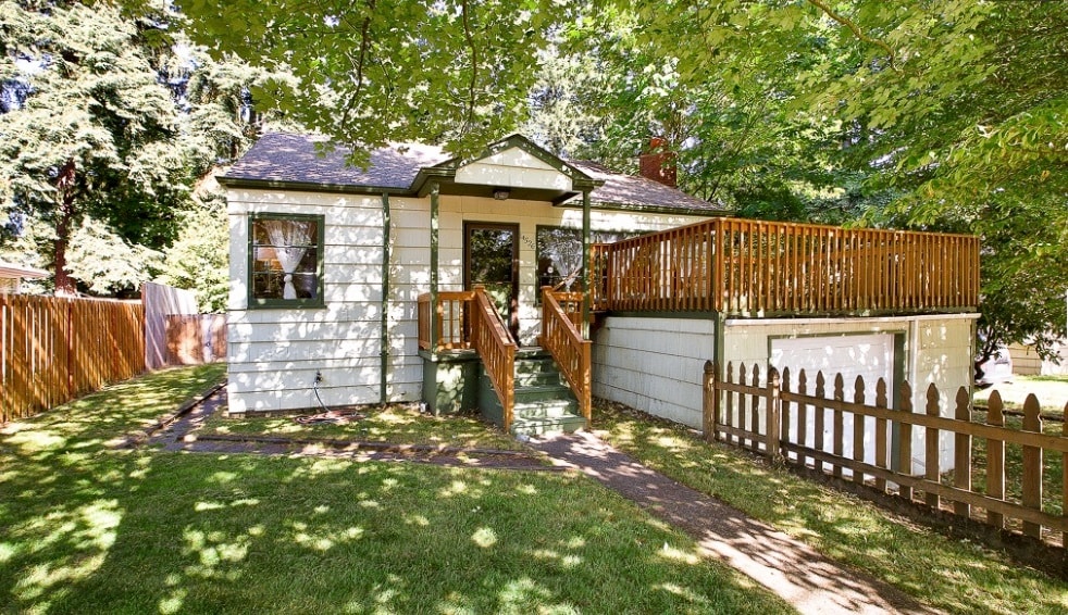 Entry - 14526 Evanston Ave N