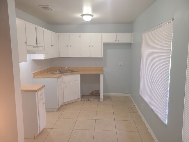 Foto del edificio - 2 bedroom 1.5 Bath Eatonville Duplex