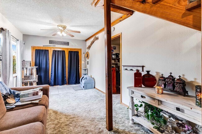 Foto del edificio - 288 Ballard St