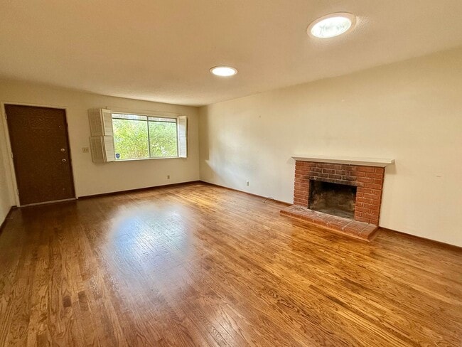 Building Photo - Los Gatos - Inviting Los Gatos Home with Classic Charm & Entertainer’s Backyard