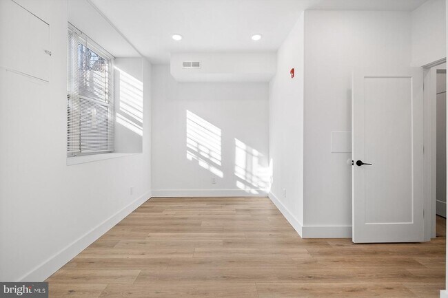 Foto del edificio - 4117 Westminster Ave