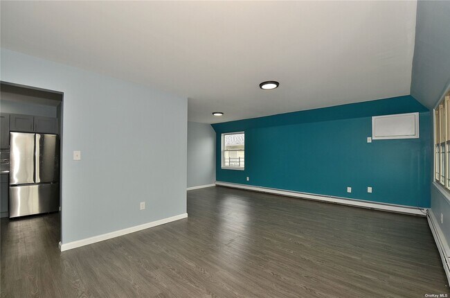 Foto del edificio - 177-47 Meadow Rd