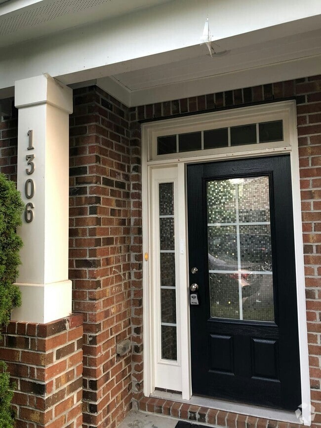 Building Photo - 1306 Alston Forest Dr