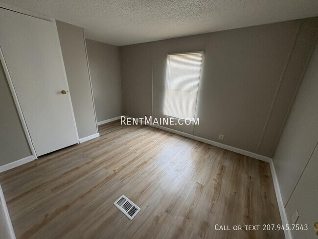 Foto del edificio - 25 Balsam Ln