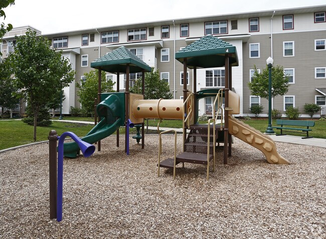 Clover Field Marketplace Apartments - Chaska, MN | Apartments.com